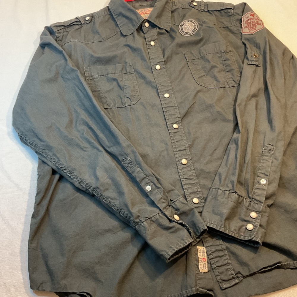 Jeffrey Max Dark Gray Long Sleeve Button-Up Size XL White Pearl Accents Patches‎